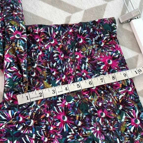 New Lululemon Base Pace HR Tight 28"  Floral Electric size 4‎ - Picture 6 of 9
